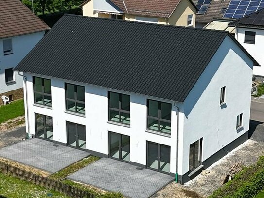 Neubau Doppelhaushälfte in Top-Lage
