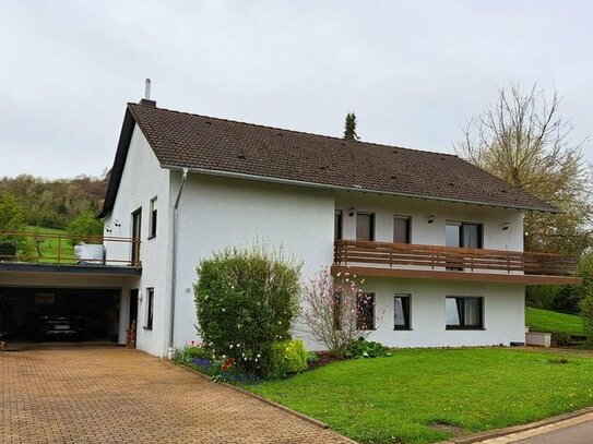 Freistehendes, gepflegtes Wohnhaus im Grünen mit großem Grundstück und Fernblick in ruhiger Lage von Merzig-Fitten