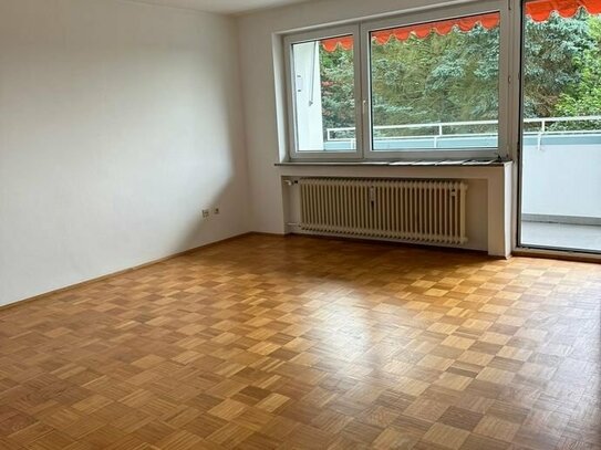 Hübsche 1-Zi Wohnung mit großem Balkon und viel Platz!