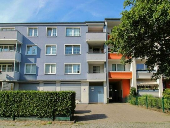 Bezugsfrei: 2,5-Zimmer-Wohnung mit Balkon und Stellplatz in Berlin-Reinickendorf
