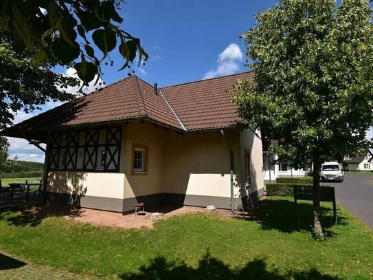 Handwerkliches Haus in schöner Umgebung (1914)