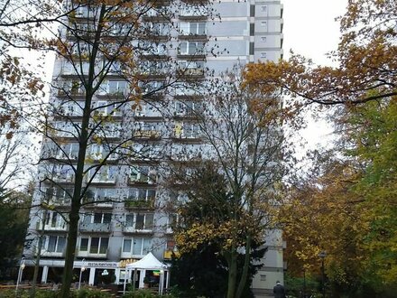 Mitten im Tiergarten-- Hansaviertel--bezugsfrei ab 01.04.2024--1 Raumwohnung mit Balkon im 9.OG- westlich ausgerichtet--
