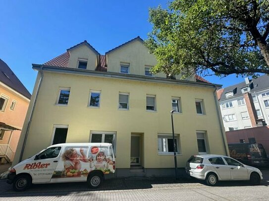 Top saniertes 3 Fam.Haus mit 3 Garagen. ca. 4% Rendite. Ein stilvoller Altbau zeigt sich von seiner schönsten Seite.