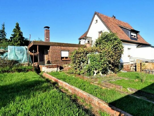 Preissenkung! Wohnhaus mit Doppelgarage, großem Garten und top Infrastruktur