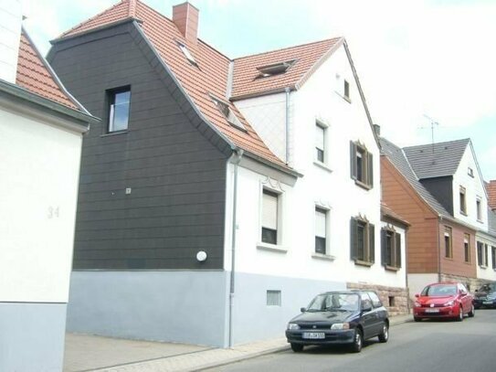 Kleines 1 Zimmer-Appartement zum Garten, mit Küchenzeile und Duschbad, ideal für Singles, in ruhiger Lage von IGB-Nord!…