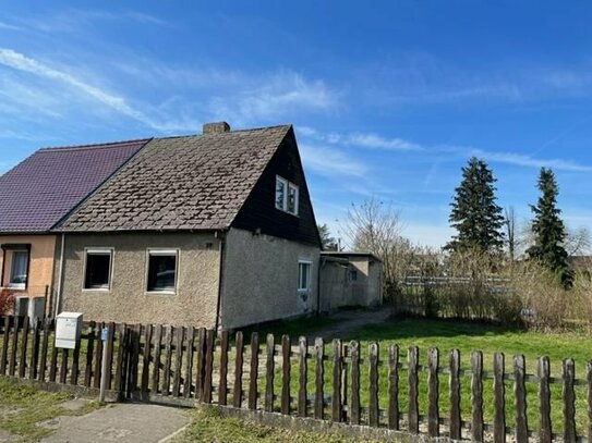 Reihenendhaus mit Potenzial für Handwerker in Nauen