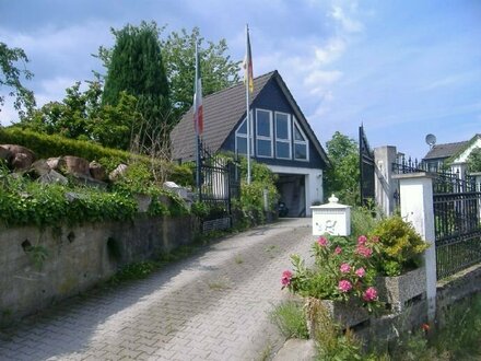 Ein- bis Zweifamilienhaus in Overath-Steinenbrück mit wunderschöner Aussicht