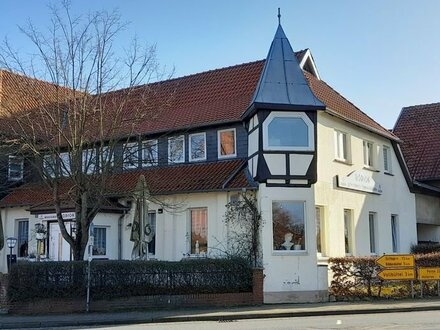 Großzügiges Wohn- und Geschäftshaus im Ortskern von Leiferde