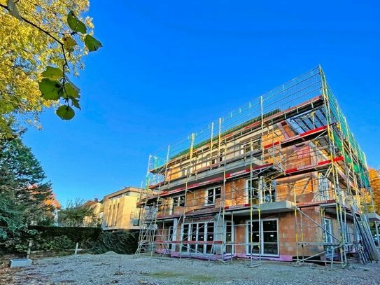 Rarität: Schicke Dachgeschosswohnung mit Galerie in München-Bogenhausen