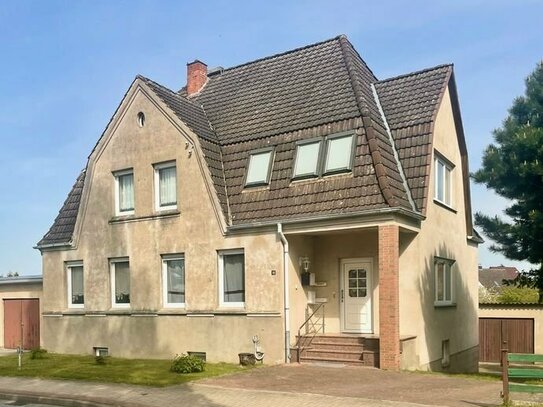 Stilvolles Zweifamilienhaus mit schönem Garten