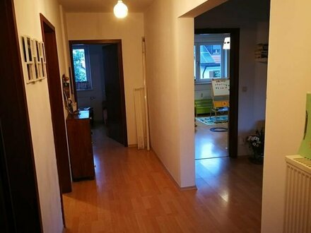 Helle 3,5 Zimmer Wohnung