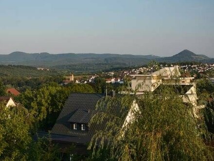 möblierte Dachgeschoßwohnung in 2-Familienhaus bis 2026 frei