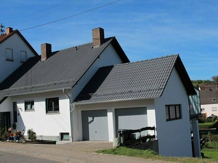 Grundsolides und modernisiertes Einfamilienhaus mit geschickter Raumaufteilung