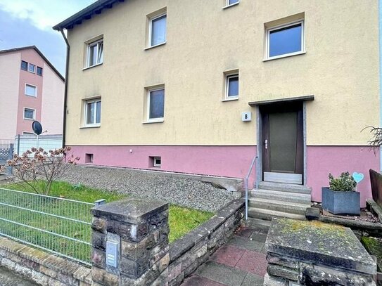 Gegen Gebot.....solide Kapitalanlage mit Potential! 3 Fam. Haus, energetisch saniert + Baugrundstück!