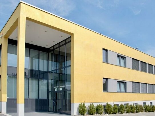 Repräsentatives Bürogebäude / Gewerbeobjekt mit flexibler Nutzungsmöglichkeit in verkehrsgünstiger Lage, 1km bis Stuttg…