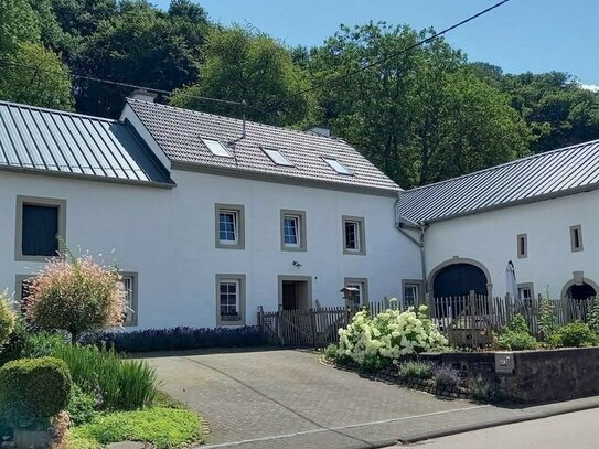 Wunderschönes, altes Bauernhaus in Hüttingen von privat zu verkaufen. Gesamtpreis Euro 435.000.-