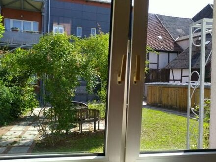 NETTE KLEINE WOHNUNG im OG; Zentraler in Lüchow geht es nicht, trotzdem ruhig. Schöner Garten mit Gemeinschaftssitzpatz…