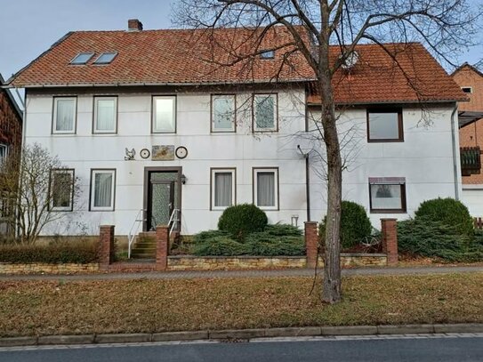 Großes Zweifamilienhaus mit Nebengebäuden in Goslar - Immenrode