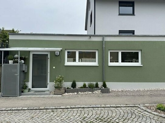 Ideal geschnittene 2 ZKB Wohnung mit Garten in ruhiger Lage von Wehringen
