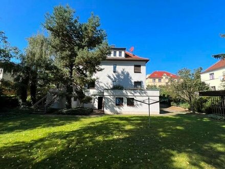 RUHIGES ZWEIFAMILIENHAUS IN LAUBEGAST