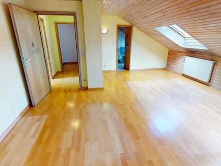 Kleine aber feine Dachgeschosswohnung im Herzen von Püttlingen