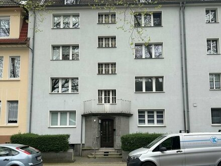 Zentrale, helle 4,5-Zimmerwohnung mit Balkon in Bochum-Wattenscheid