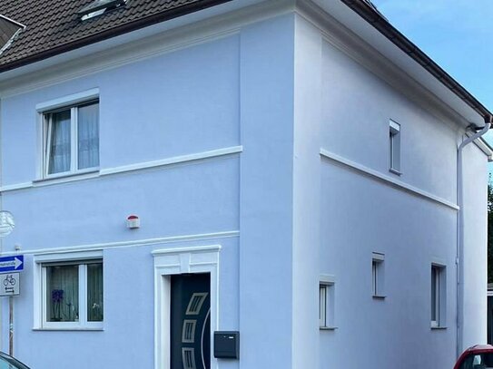 Gepflegte Doppelhaushälfte mit Halle und Garage in Bielefeld zu verkaufen!