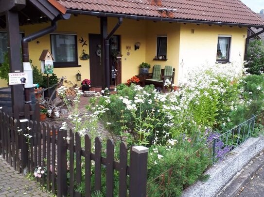 von Privat !!! Mehrgenerationenhaus mit schönem großen Garten