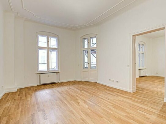 Zeitlos elegant: 3-Zimmer-Gründerzeit-Wohnung in Steglitz mit Balkon + ERSTBEZUG NACH SANIERUNG