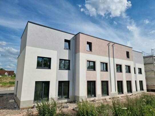 Haus des Monats - inkl. 10.000,- € Küchengutschein! 6-Zimmer Reihenhaus mit Dachterrasse & Garten!