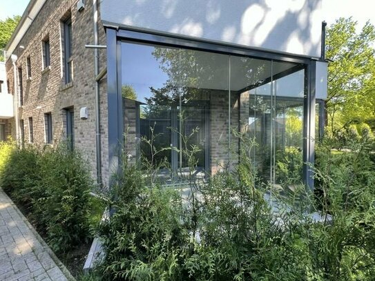 Provisionfrei, meernahe & barrierefreie großzügige Wohnung (66 m²) mit Wintergartencharakter in guter Lage von Bad Zwis…