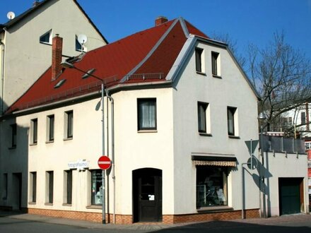 Perfekte Kombination! Einfamilienhaus mit Gewerbefläche, Garage und Dachterrasse im Herzen von Meerane!