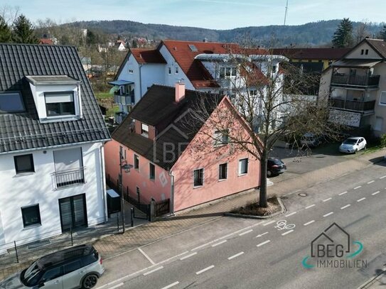 Einzigartiges Einfamilienhaus in Gaildorf: Individuelles Wohnen mit Einliegerwohnung