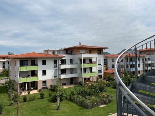 Modernes 1-Zimmerapartement, teilmöbliert mit Bergblick