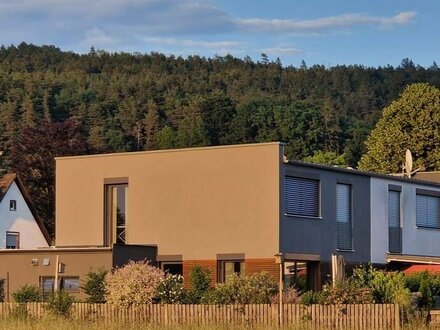 Ihr neues Zuhause - Modernes Doppelhaus (KFW 40) mit Einbauküche/ Fußbodenheizung/ Parkettboden/ Garten