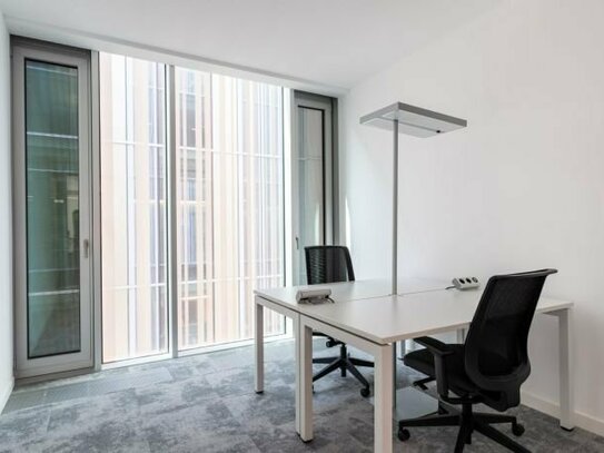 Voll ausgestatteter privater Büroraum für Sie und Ihr Team in Regus Konigstrasse 10c