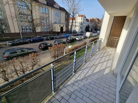 Helle Wohnung mit großem Balkon und Fahrstuhl - barrierefrei - frisch renoviert, mit TG-Stellplatzoption