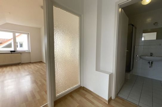 Frisch renovierte 1-Raum-Wohnung in ruhiger Lage mit Balkon!