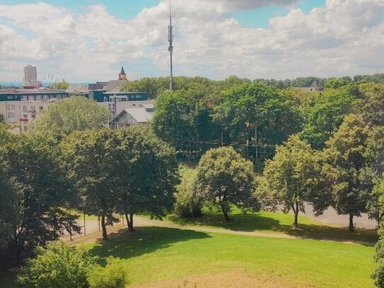 Freiwerdende geräumige 3-Zim.-EW mit Süd-West-Loggia mit Fernblick + TG-Stellplatz Porz-Mitte!