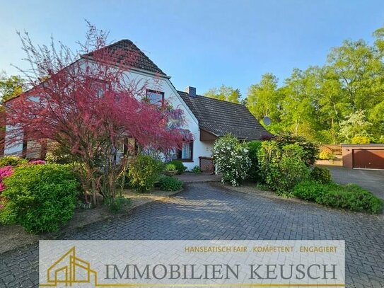 Blick in den Stadtwald, viel Platz im 2 Familienhaus + großes Sonnengrundstück mit Teich