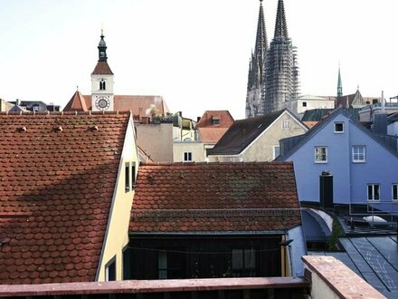 Altstadthaus mit einmaliger 30 m²- Dachterrasse und Doppelgarage