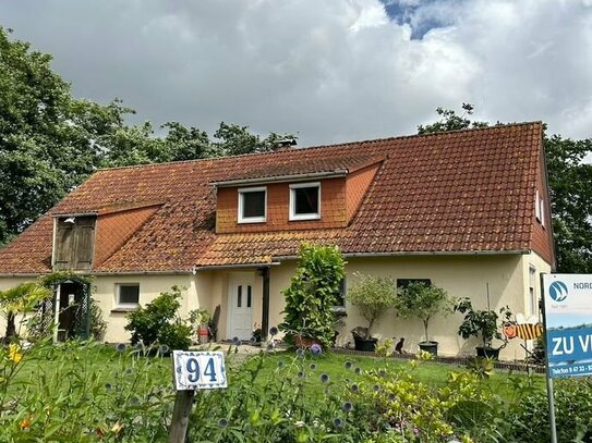 KAUFPREISREDUZIERUNG: Sehr gepflegtes Einfamilienhaus mit unverbautem Fernblick auf den Deich!