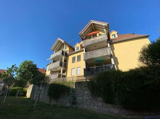 Moderne, wunderschöne 2-Zimmerwohnung mit Balkon, hochwertig ausgestattet in ruhiger zentraler Lage