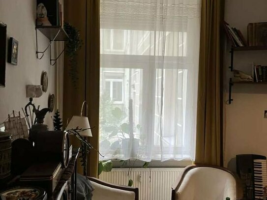 Cozy 2-room apartment in Moabit / Tiergarten Possibility of own use!