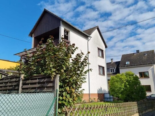 Hilgert: Freistehendes Einfamilienhaus mit Garage und Garten