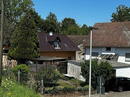 Zwei Gebäude, viel Platz und alle Möglichkeiten auf großem Grundstück in Ortsrandlage (Plittersdorf)