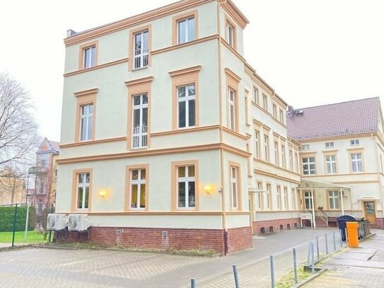 Eindrucksvolle, frisch sanierte 64,35 m² 2-Zimmer-Altbauwohnung im Herzen der Stadt Guben