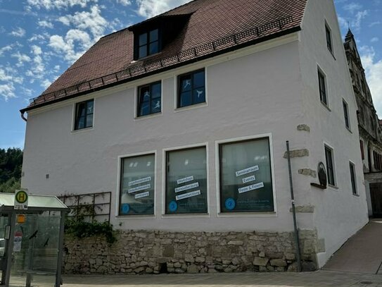 Exklusives Gewerbeobjekt in Harburg: Top-modernisierte Immobilie in historischer Lage