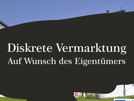 Idyllische landwirtschaftliche Wiesenfläche und Naherholungsparadies unterhalb des Fuchsturms in Jena
