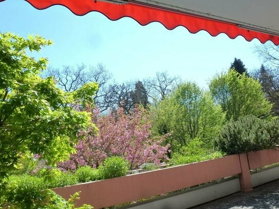 So individuell wie Sie: Exklusive Terrassen-ETW mit drei großen Hobbyräumen in Bestlage am Fuße des Burgbergs